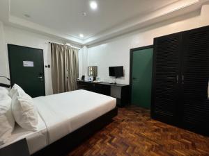 La Planta Hotel and Restaurant, Inc.