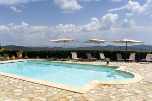 Contemporary Villa in Castellaccio with Private Pool