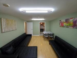 The free parking and plenty coffee supplied apartment!