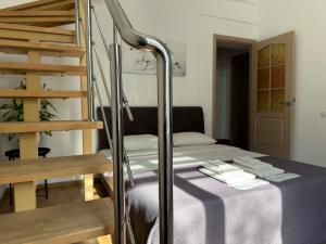 Двоповерхові апартаменти Мілена у центрі з балконом, та паркінгом