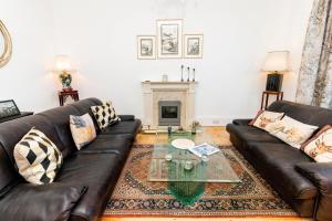 Riverview Upper Apartment