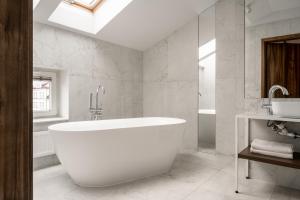 Superior Double  or Twin Room with Bathtub room in Hotel M29