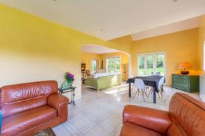 Maisons de vacances Maison chaleureuse a Saints avec jardin et terrasse : photos des chambres