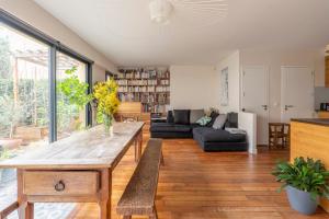 Veeve - Wooden Warmth