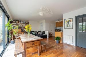 Veeve - Wooden Warmth