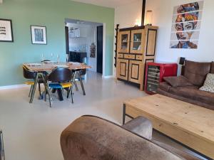 Le Rambot - appartement de charme avec grande terrasse parking centre ville - proche Bellegarde