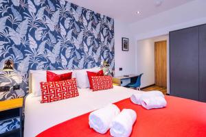 James Court Complex - Sleeps 24