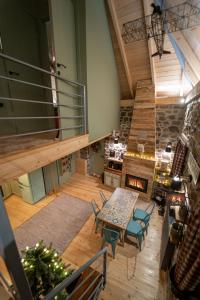 Dandy Villas Karpenisi Complex - Lux Chalets - Inflatable Pool-Hot Tub