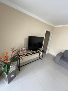 Casa dos fundos em condomínio