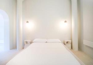 Santorini by The Heim