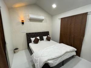 Jay Jaliyan Hotel And Resort LLP