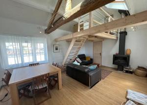 Maisons de vacances Maison familiale accueillante a Saint-Michel-en-l'Herm avec jardin : photos des chambres