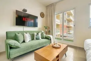 Nature-Themed Stay with 4K Projector - Al Khatim