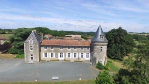 Maisons de vacances Manoir De Ponsay : Suite Familiale