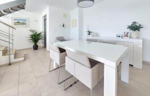 3 Bedroom Beautiful Home In Cullera