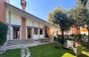 Beautiful Home In Porto Potenza Picena - لوريتو