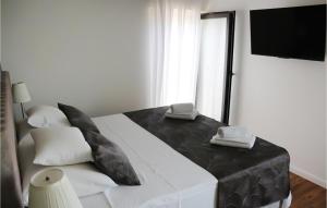 Gorgeous Apartment In Ugljan With Wifi