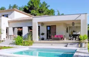 Amazing Home In Villeneuve Les Avignon - 阿维尼翁新城