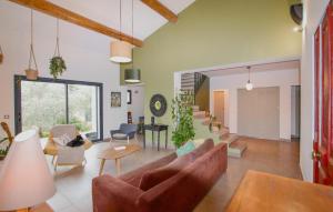 Amazing Home In Villeneuve Les Avignon