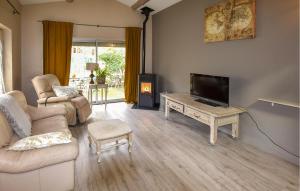 Maisons de vacances Lovely Home In Carpentras With Wifi : photos des chambres