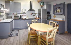 Maisons de vacances Lovely Home In Carpentras With Wifi : photos des chambres