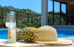 Amazing Home In Ploce