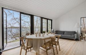 Beautiful Home In Skanderborg With Wifi