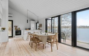 Beautiful Home In Skanderborg With Wifi