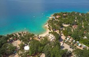 Lovely StaCaravan In Glavotok - Beli