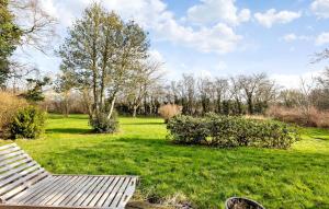 2 Bedroom Nice Apartment In Aakirkeby