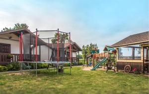 Amazing Home In Bobolin With Wifi