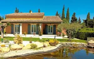 2 Bedroom Stunning Home In Sarrians - 瓦凯拉