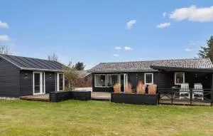 3 Bedroom Cozy Home In Hjørring - Lønstrup