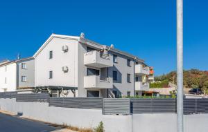 Amazing Apartment In Dobrinj With Wifi 
