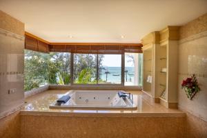 Two bedrooms Penthouse Seaview Rawai Beach Phuket by Benya Group - Free Airport Pick Up