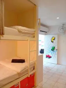 Go To Party Hostel and Bar Aonang - Тонсай-Біч