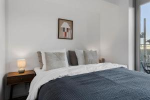 The Marina Suite Including 1x Free Private Parking Spot