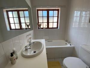 Cozy Coastal Getaway in Sunset Beach