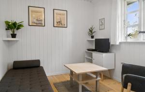 3 Bedroom Amazing Home In Væggerløse