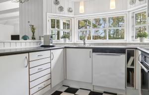 3 Bedroom Amazing Home In Væggerløse