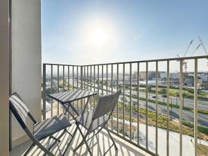 Stylish 2BR Apartment Steps from Dubai Hills Mall