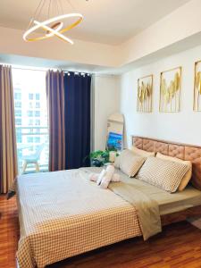 Mhaxs Place - Azure Parañaque