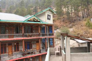 Chalo Chhalal Hotel & Cafe