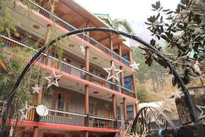 Chalo Chhalal Hotel & Cafe