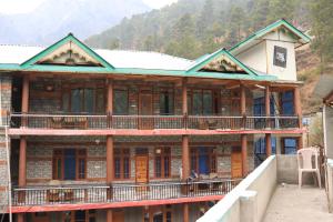 Chalo Chhalal Hotel & Cafe