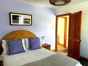 Charming 2BR Cottage in Devon | Fully Equipped & Cosy Retreat