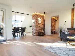 "Dat Nordische Huus" - Hyggelige Ferienwohnung, Balkon, Glasfaser-Internet, Wallbox - Wehdel