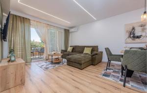 2 Bedroom Gorgeous Apartment In Zadar