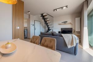 Elite Penthouse with Heated Pool and SkylineView