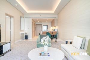 Iconic One Bedroom Panoramic Palm Views